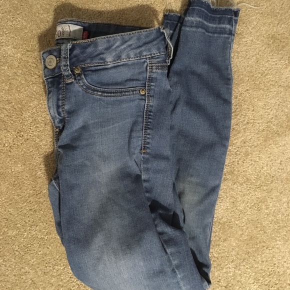 Mid Rise Jeans - Picture 3 of 4
